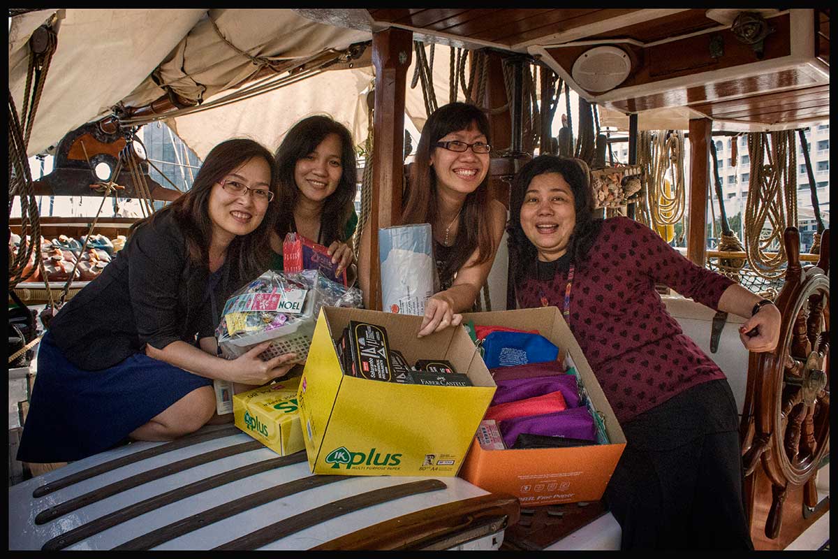 The first donations arrive. Pauline from E&O and her friends were great.