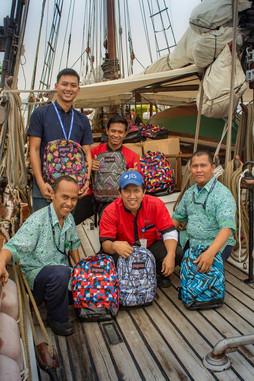 The team from Jakarta Intercultural School that delivered the Kits-4-Kids bags this year. A big hats off for the gang at JIS.