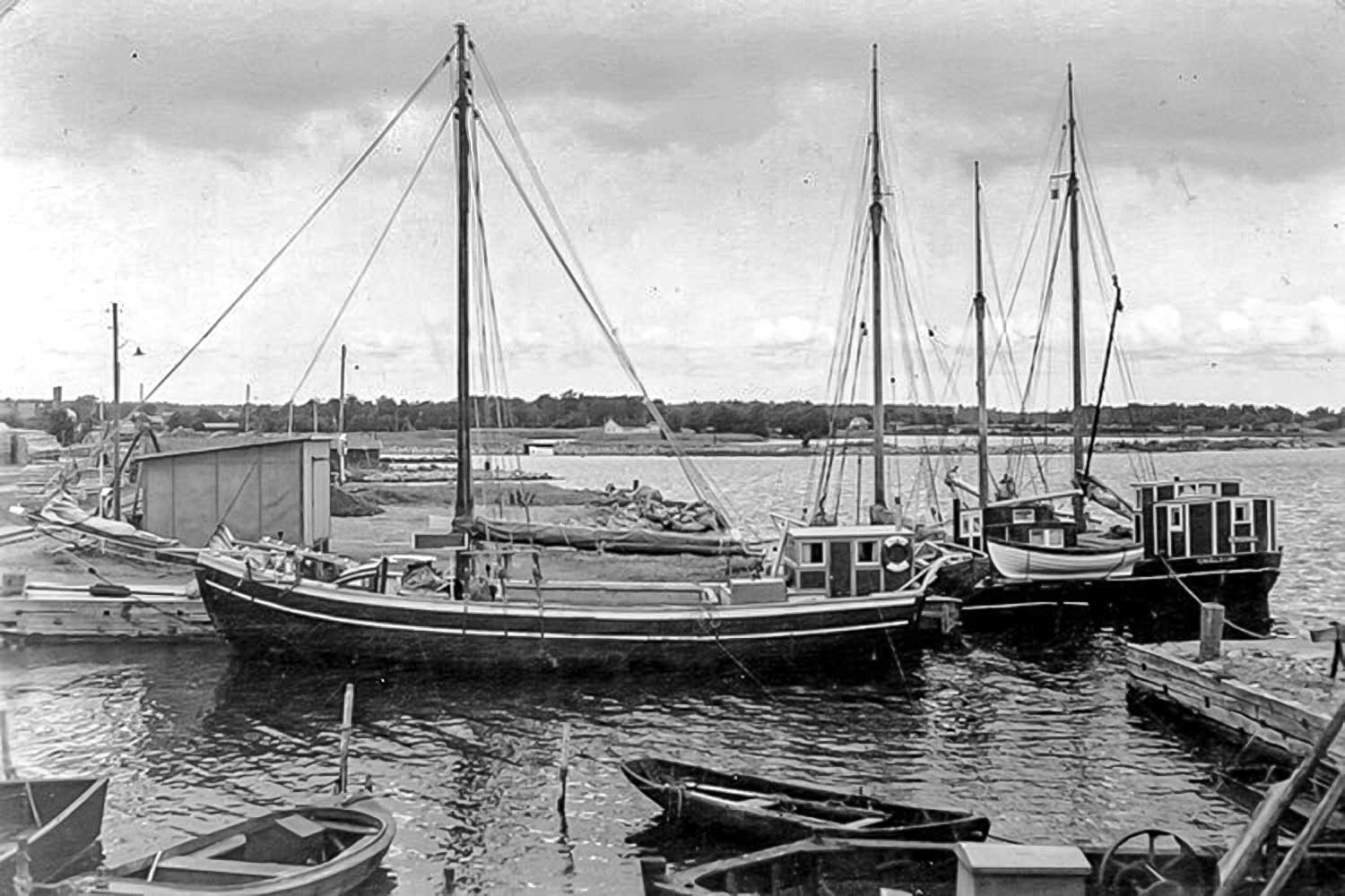 1951, Fredrik Johansson Shipyard - Jakt Vega of Degerhamn