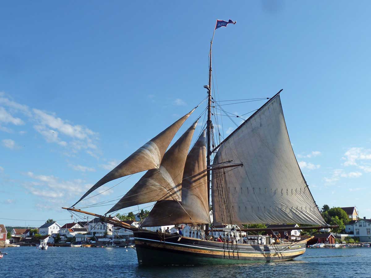 Jakt Mathilde,  built by Ole H. Nerhus in Kvinnherad, and was launched in 1884. Mathilde was completely restored in 1989 by the Hardanger Maritime Centre.