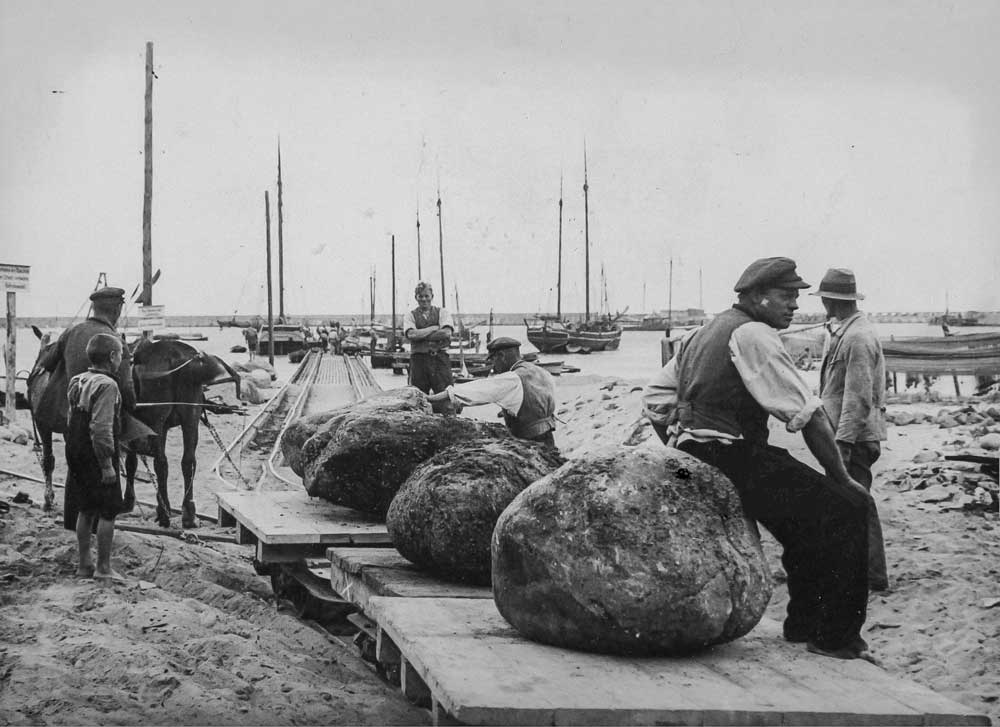 Stone fishermen in the western Baltic.